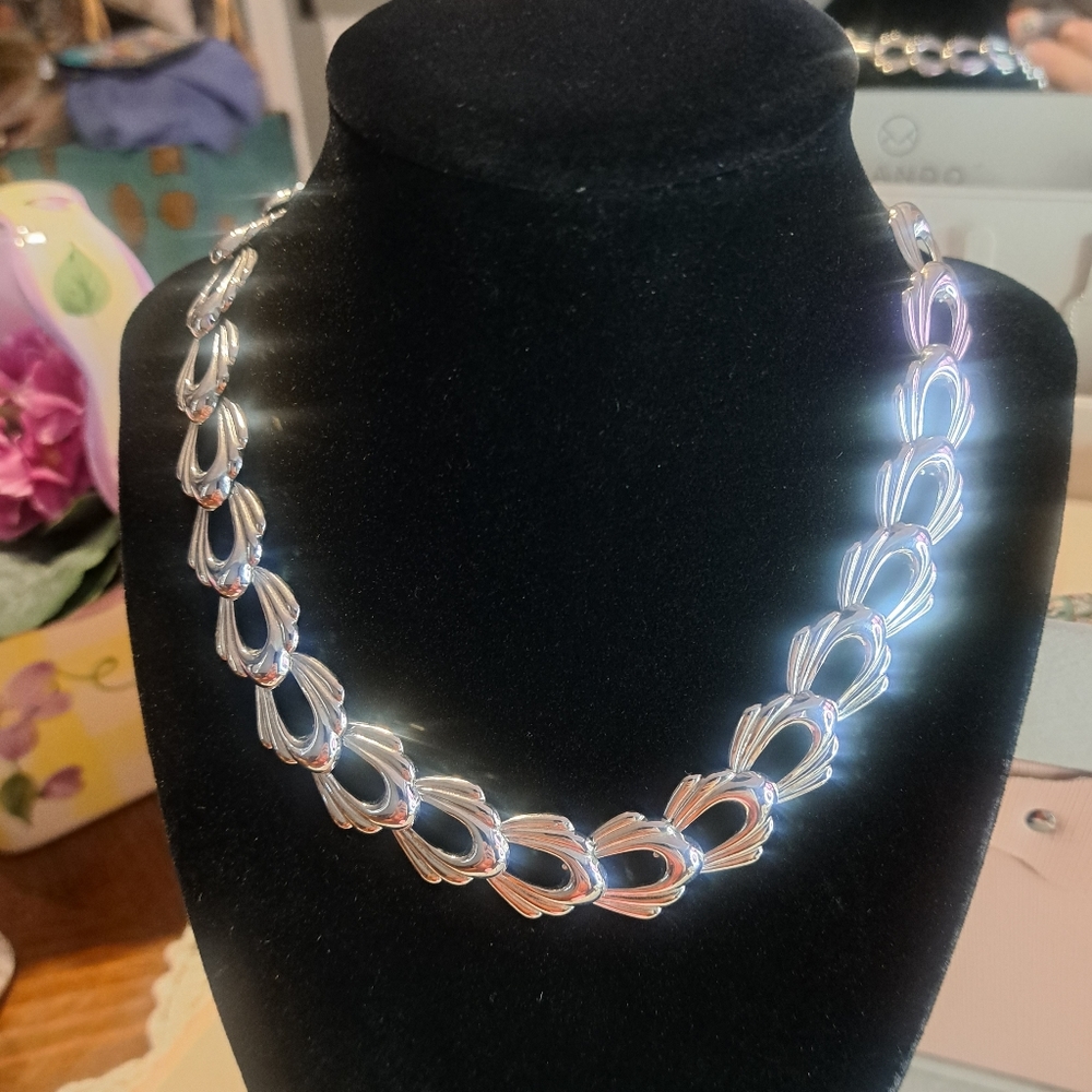 Monet Elegant Signed Silver Tone Layered Necklace Light Weight Choker 16"L